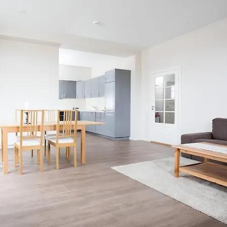 Sea-side Apt At Beatiful Kremmarholmen, 3br Lejlighed