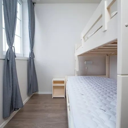 Sea-side Apt At Beatiful Kremmarholmen, 3br Lejlighed *