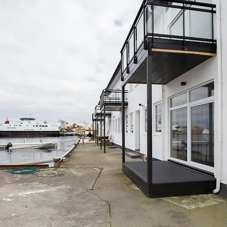 Sea-side Apt At Beatiful Kremmarholmen, 3br Lejlighed *