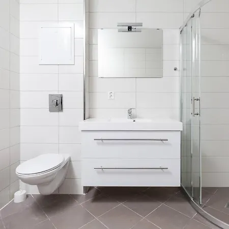 Sea-side Apt At Beatiful Kremmarholmen, 3br * Fedje